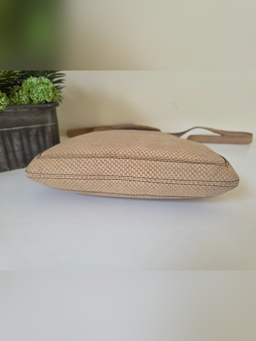 Fossil Leather Crossbody Bag Snakeskin Texture Neutral Beige Adjustable Strap - Picture 11 of 13